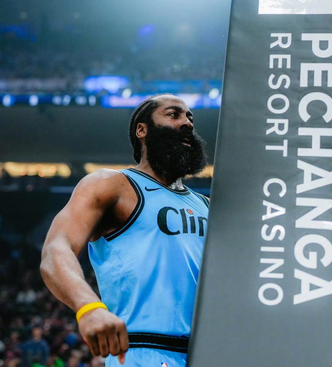 爱游戏官网-关于哈登连续十二场比赛得分超过险胜，独行侠不断突破！的信息-爱游戏官网